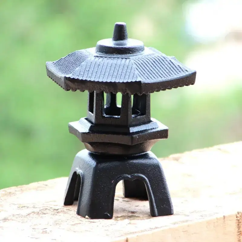 Petite lanterne japonaise en fonte 'Abiko' - Image 2